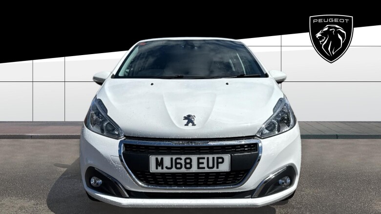 Peugeot 208 1.2 PureTech 82 Signature 5dr [Start Stop] Petrol Hatchback